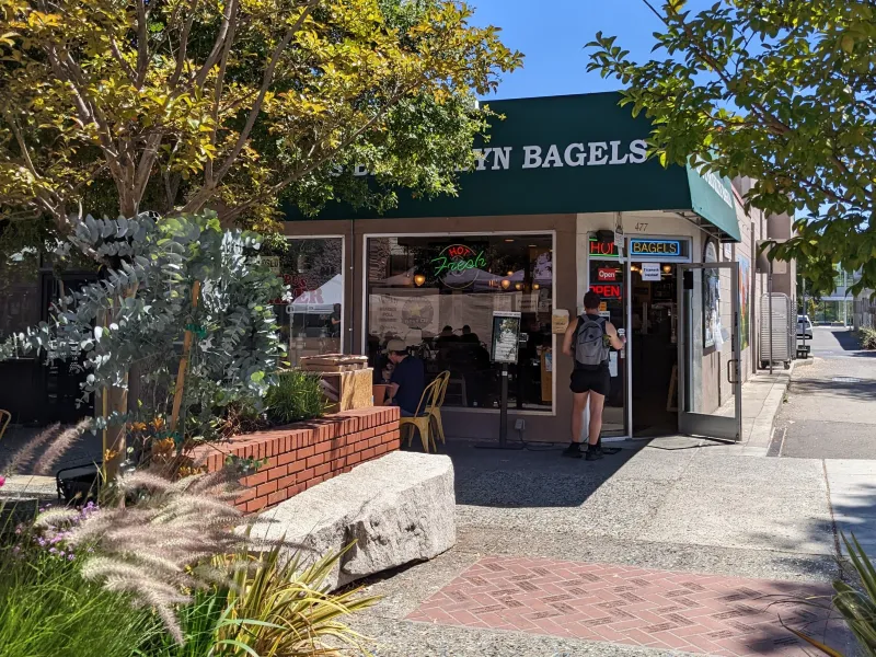 Izzy's Brooklyn Bagels