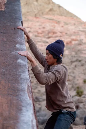 enoch bouldering in red rock